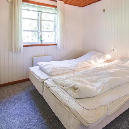 8 Bedroom Nice In Oster Assels * Sillerslev