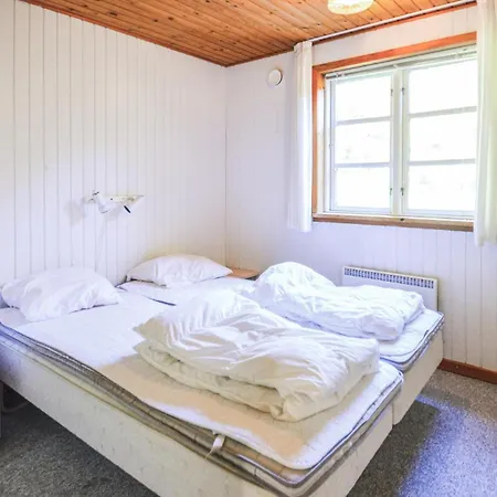 8 Bedroom Nice In Oster Assels * Sillerslev